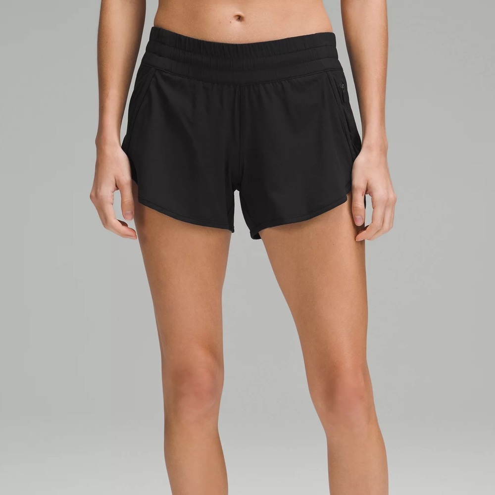Lululemon Tracker Mid Rise Short 4"